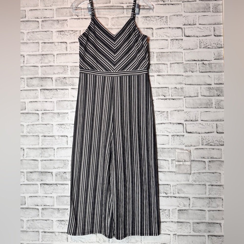 Chic Black‎ and White Striped Jumpsuit